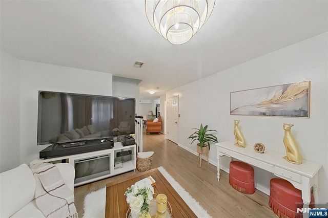 337-341 18th Avenue, Newark, NJ 07108