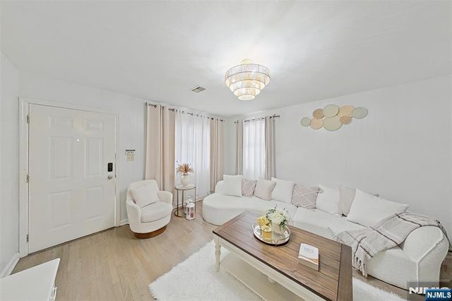 337-341 18th Avenue, Newark, NJ 07108