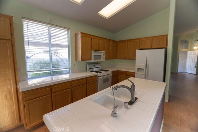 40429 Via Camposeco, Murrieta, CA 92562