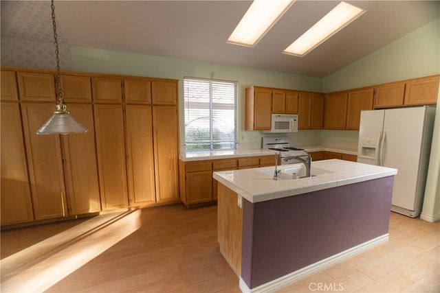 40429 Via Camposeco, Murrieta, CA 92562