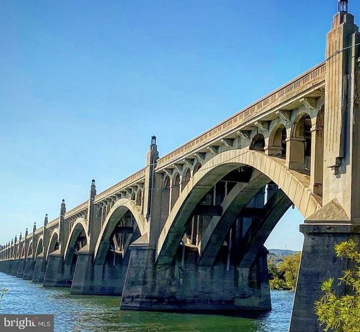 152 N 7TH ST, Columbia, PA 17512