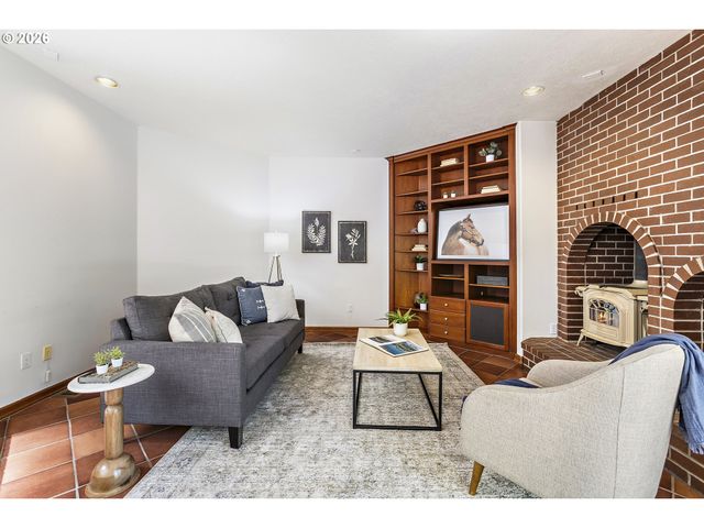 28380 Sw WILLOW CREEK Dr, Wilsonville, OR 97070