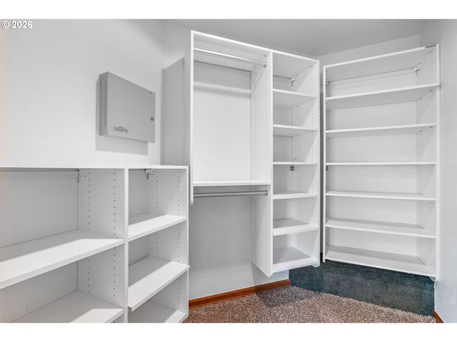 28380 Sw WILLOW CREEK Dr, Wilsonville, OR 97070