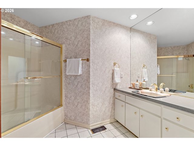 28380 Sw WILLOW CREEK Dr, Wilsonville, OR 97070