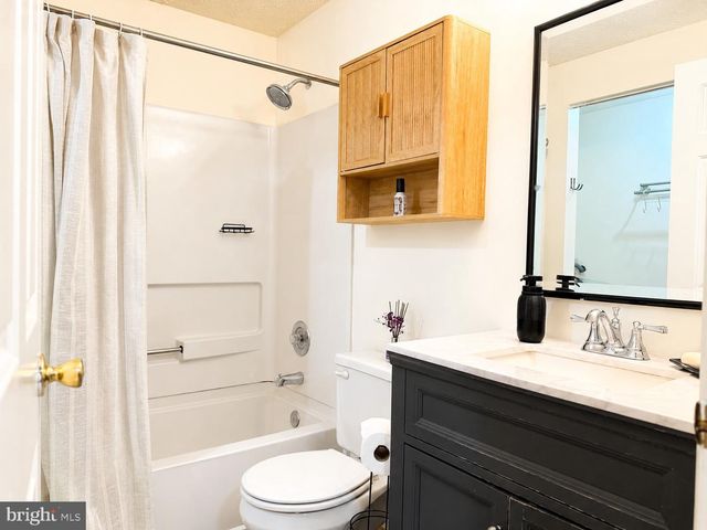 8541 BLUE ROCK LN, Lorton, VA 22079