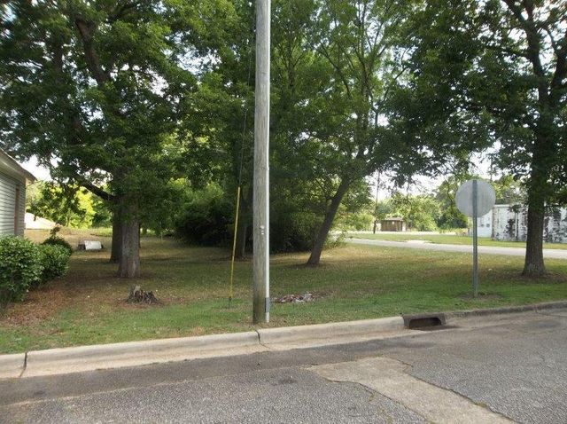 233 E 5th Avenue, Buena Vista, GA 31803