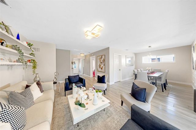 907 N Park Rd, Hollywood, FL 33021