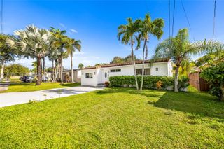 907 N Park Rd, Hollywood, FL 33021