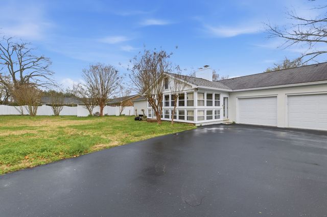 1270 Flatt Circle, Cookeville, TN 38501