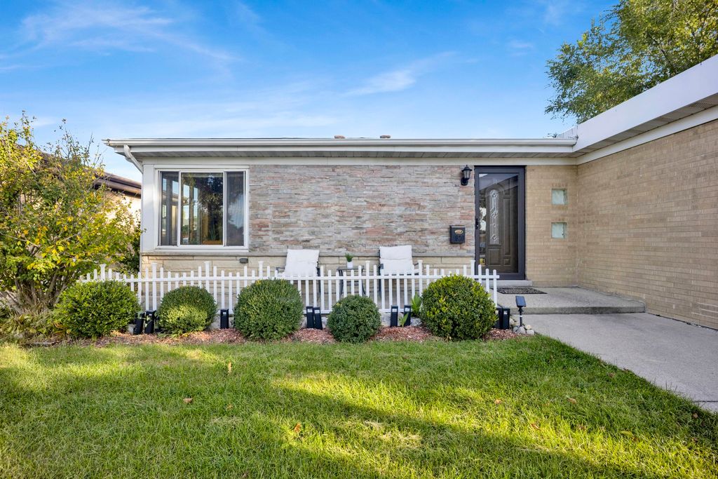 1520 Oakton Street, Park Ridge, IL 60068 — photo 3