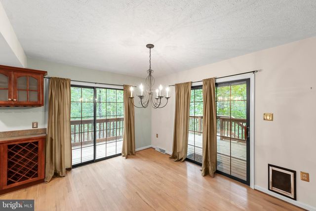 1317 LAKEVIEW DR, Cross Junction, VA 22625