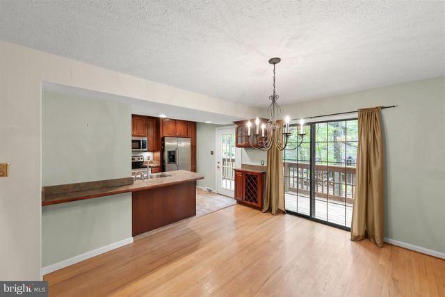 1317 LAKEVIEW DR, Cross Junction, VA 22625