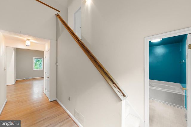 1317 LAKEVIEW DR, Cross Junction, VA 22625