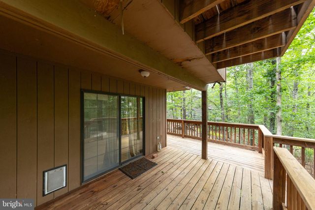 1317 LAKEVIEW DR, Cross Junction, VA 22625