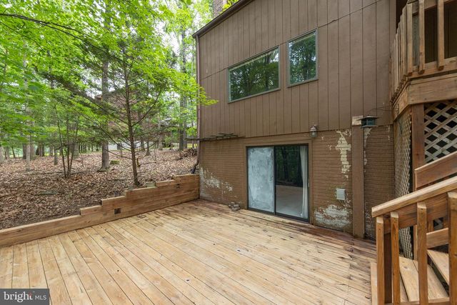 1317 LAKEVIEW DR, Cross Junction, VA 22625