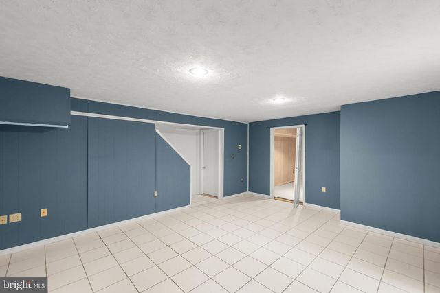 1317 LAKEVIEW DR, Cross Junction, VA 22625