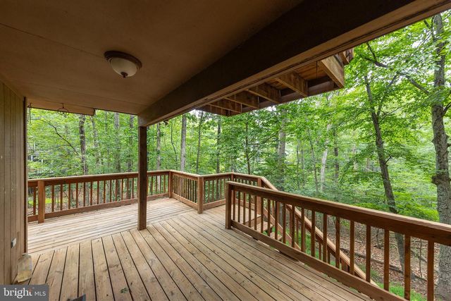 1317 LAKEVIEW DR, Cross Junction, VA 22625