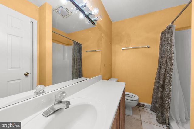 1317 LAKEVIEW DR, Cross Junction, VA 22625