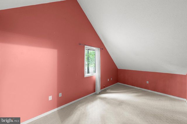 1317 LAKEVIEW DR, Cross Junction, VA 22625