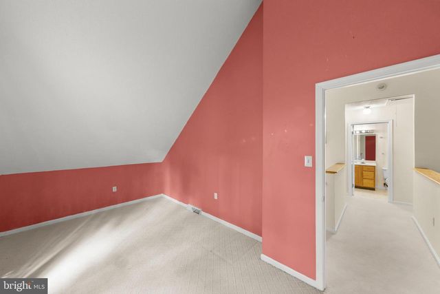 1317 LAKEVIEW DR, Cross Junction, VA 22625