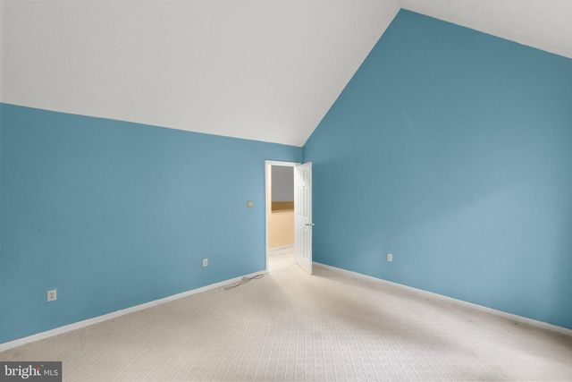 1317 LAKEVIEW DR, Cross Junction, VA 22625