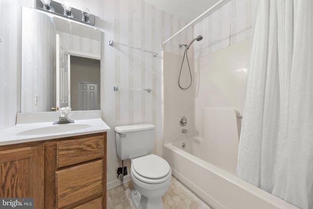 1317 LAKEVIEW DR, Cross Junction, VA 22625