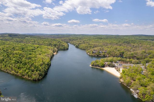 1317 LAKEVIEW DR, Cross Junction, VA 22625
