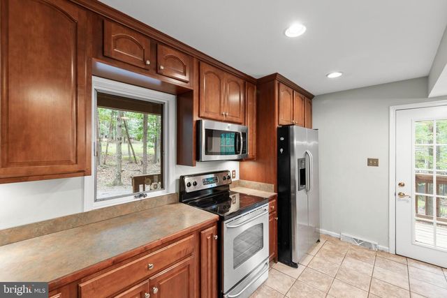 1317 LAKEVIEW DR, Cross Junction, VA 22625