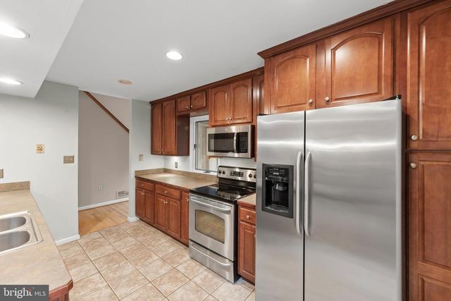1317 LAKEVIEW DR, Cross Junction, VA 22625