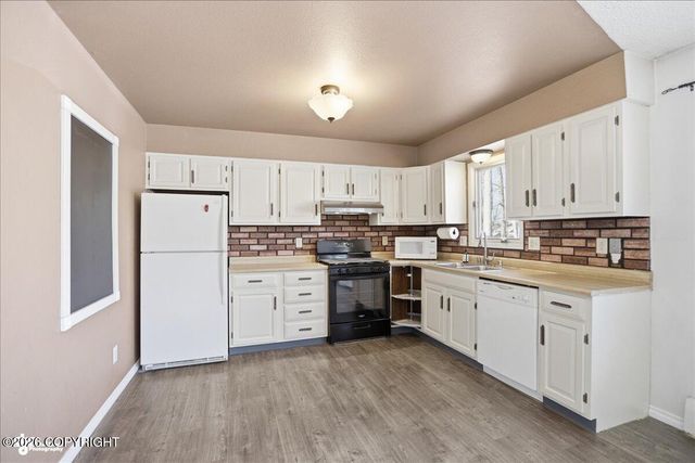 17527 Baronoff Avenue, Eagle River, AK 99577