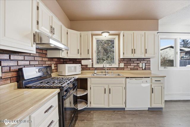 17527 Baronoff Avenue, Eagle River, AK 99577