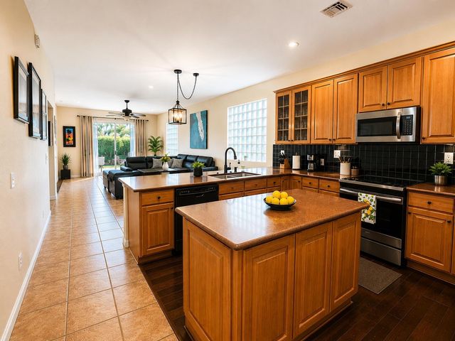 5201 SANCERRE Circle, Lake Worth, FL 33463
