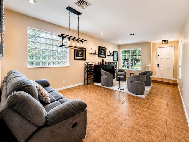 5201 SANCERRE Circle, Lake Worth, FL 33463