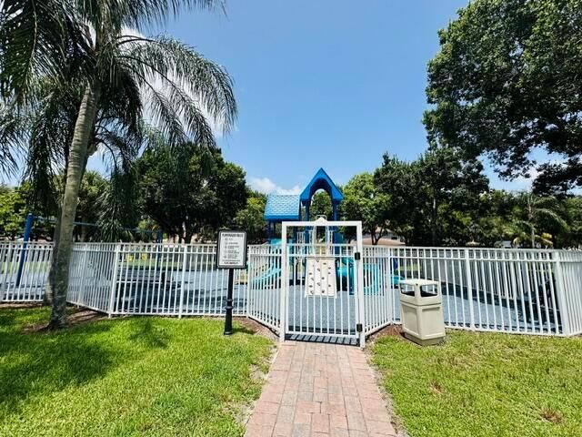 5201 SANCERRE Circle, Lake Worth, FL 33463