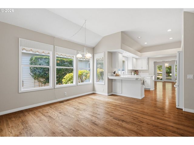 32237 Sw LAKE Dr, Wilsonville, OR 97070