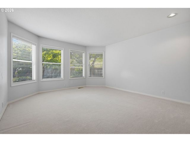 32237 Sw LAKE Dr, Wilsonville, OR 97070