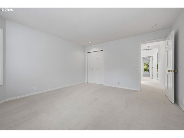 32237 Sw LAKE Dr, Wilsonville, OR 97070