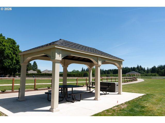 32237 Sw LAKE Dr, Wilsonville, OR 97070