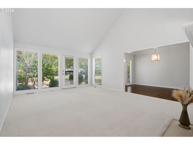 32237 Sw LAKE Dr, Wilsonville, OR 97070