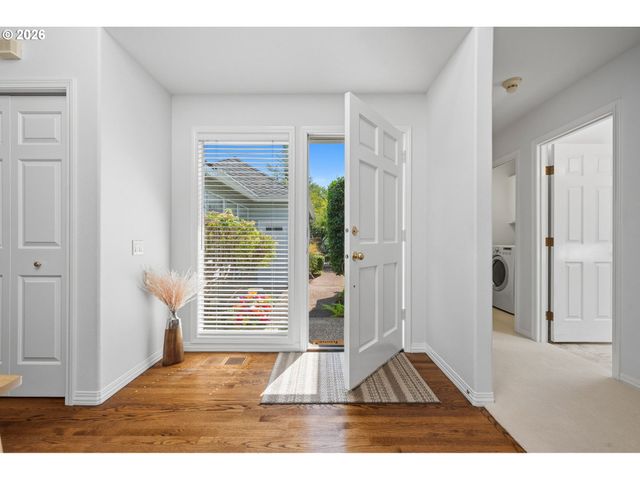32237 Sw LAKE Dr, Wilsonville, OR 97070