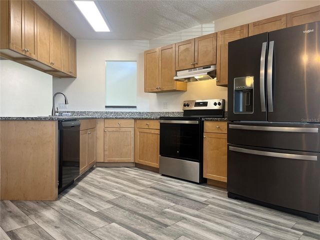 215 FERNWOOD STREET, Leesburg, FL 34748