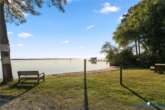 480 Rockingham Rd, Dunnsville, VA 22454