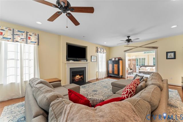 480 Rockingham Rd, Dunnsville, VA 22454