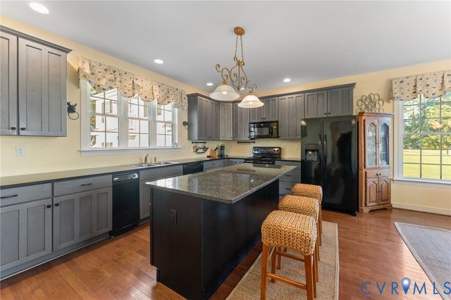 480 Rockingham Rd, Dunnsville, VA 22454