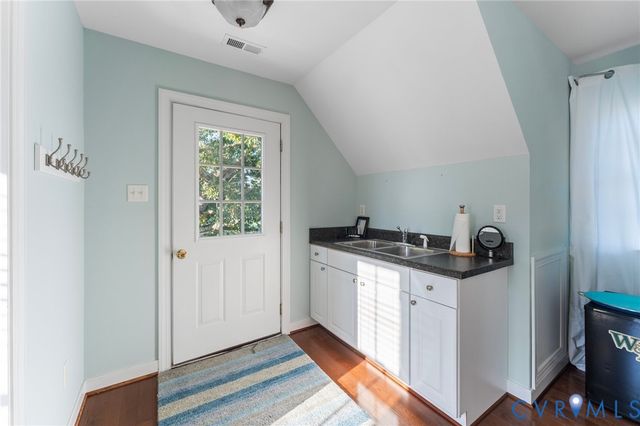 480 Rockingham Rd, Dunnsville, VA 22454