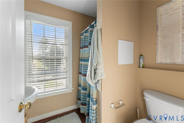 480 Rockingham Rd, Dunnsville, VA 22454