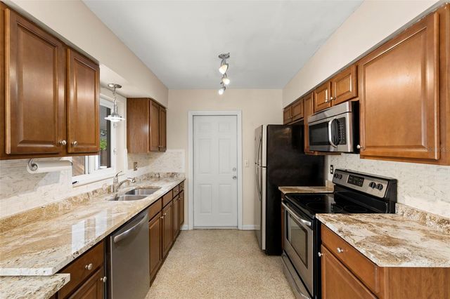 3294 HARBOR LAKE DRIVE, Largo, FL 33770