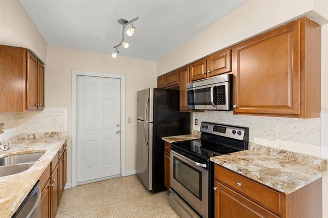 3294 HARBOR LAKE DRIVE, Largo, FL 33770