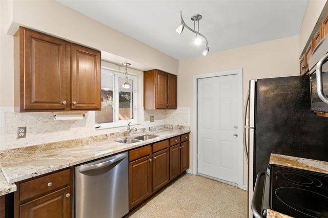 3294 HARBOR LAKE DRIVE, Largo, FL 33770