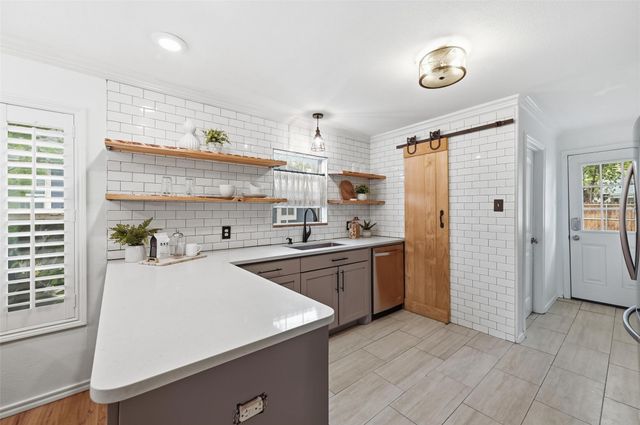 3816 Calmont Avenue, Fort Worth, TX 76107